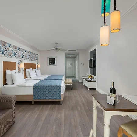 Rubi Platinum & Hotel 5*