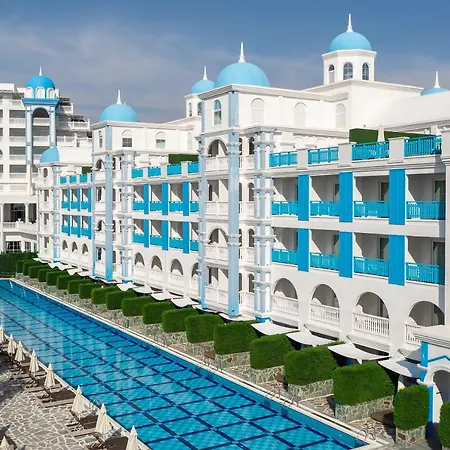 Rubi Platinum & Hotel 5*