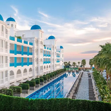 Rubi Platinum & Hotel 5*