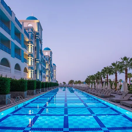 Rubi Platinum & Hotel 5*